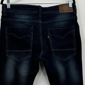WR Widerange Distressed Men's size 32 Straight Dark Wash Denim Jeans EUC‎